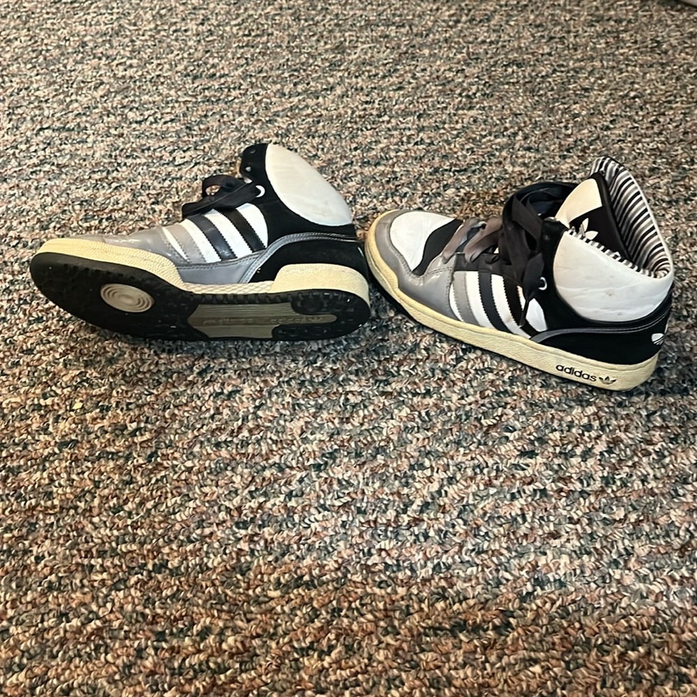 Adidas white black and grey women’s hightop, size 7